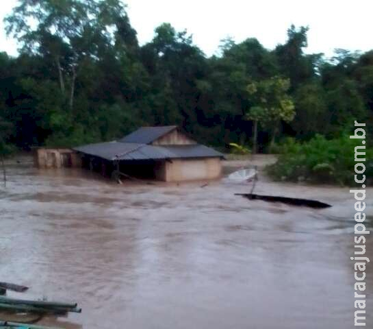 Chuva destrói oito pontes e propriedade rural é tomada pelo rio Coxim Chuva destrói oito pontes e propriedade rural é tomada pelo rio Coxim