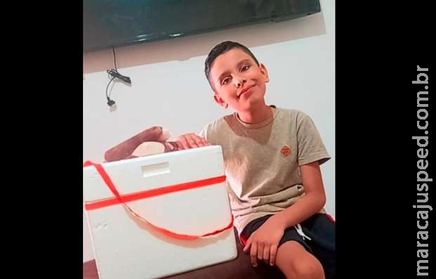 Com 8 anos, Pablo vende Com 8 anos, Pablo vende