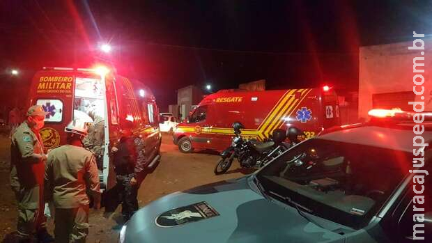 Corpo é encontrado boiando em córrego no Jardim Cerejeiras Corpo é encontrado boiando em córrego no Jardim Cerejeiras