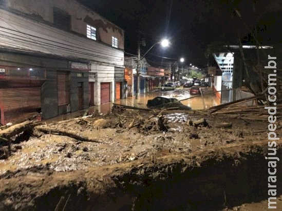 Defesa Civil de Petrópolis emite alerta de fortes chuvas nesta sexta