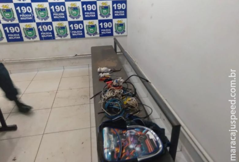Dois são presos após furtar fios de cobre em hotel Dois são presos após furtar fios de cobre em hotel