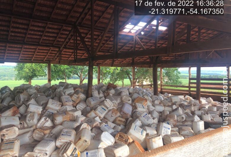 Douradense é multada por armazenamento ilegal de embalagens de agrotóxicos