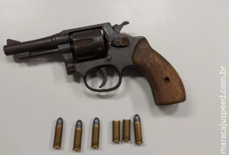 Durante prisão de evadido da justiça, GOI prende outro homem por posse irregular de arma de fogo Durante prisão de evadido da justiça, GOI prende outro homem por posse irregular de arma de fogo