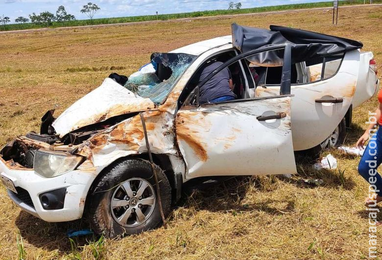 Família é socorrida após sofrer acidente na BR-060