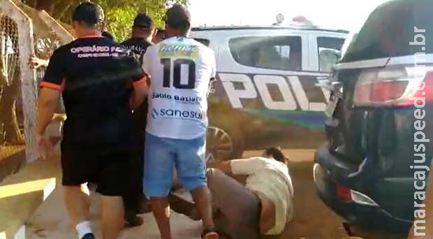 Fim de jogo entre Operário e Costa Rica tem pancadaria na frente da PM Fim de jogo entre Operário e Costa Rica tem pancadaria na frente da PM