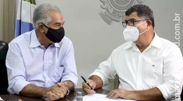 Governo aumenta salário de convocados em 34% e promete chamar mil aprovados Governo aumenta salário de convocados em 34% e promete chamar mil aprovados