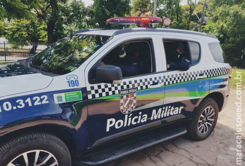 Homem é preso após agredir ex-companheira à pauladas Homem é preso após agredir ex-companheira à pauladas