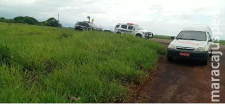 Mulher é encontrada morta com o pescoço quebrado na margem da BR-060 Mulher é encontrada morta com o pescoço quebrado na margem da BR-060