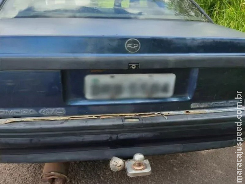 Polícia prende homem acusado de arrastar namorada presa em engate de carro Polícia prende homem acusado de arrastar namorada presa em engate de carro