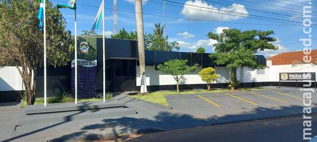 Polícia resgata mulher sequestrada e ameaçada por preso que conheceu na internet Polícia resgata mulher sequestrada e ameaçada por preso que conheceu na internet