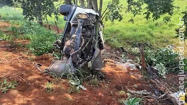 Quatro pessoas da mesma família morrem em grave acidente de carro em GO Quatro pessoas da mesma família morrem em grave acidente de carro em GO