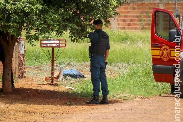 Sem faca e arma do crime, pintor se apresenta e alega legítima defesa Sem faca e arma do crime, pintor se apresenta e alega legítima defesa
