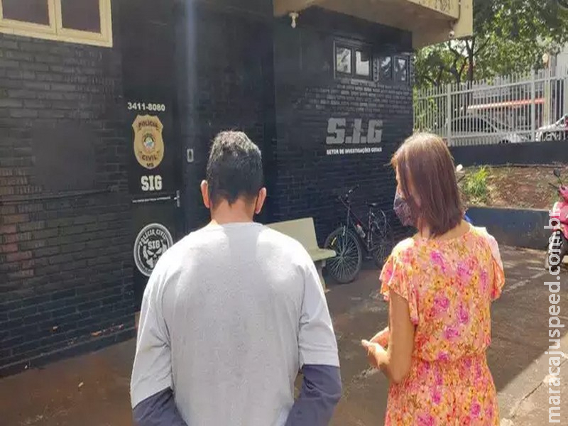 Acusado de ajudar irmão a matar inimigo com 15 facadas se entrega à polícia Acusado de ajudar irmão a matar inimigo com 15 facadas se entrega à polícia