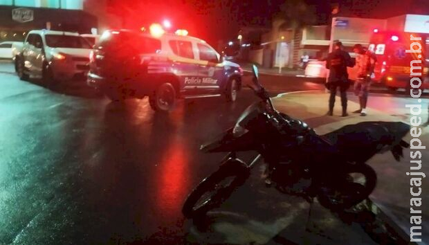 Adolescente sem CNH fica ferido ao bater moto em caminhonete em Ivinhema