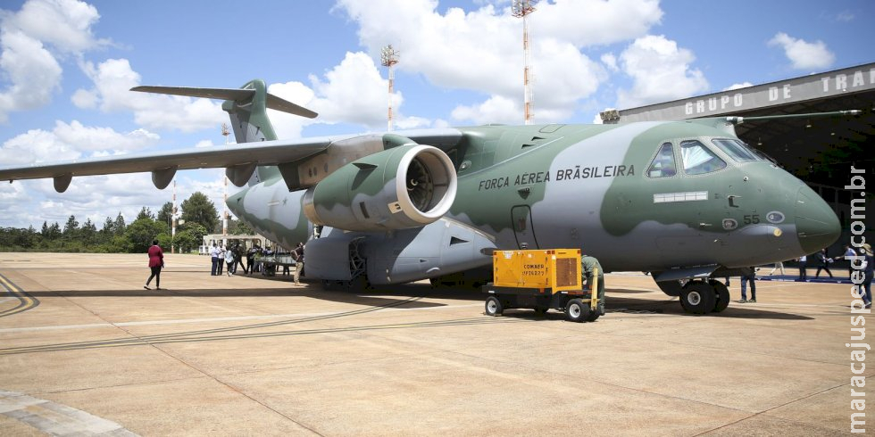 Avião da FAB pousa na Polônia para repatriar brasileiros Avião da FAB pousa na Polônia para repatriar brasileiros