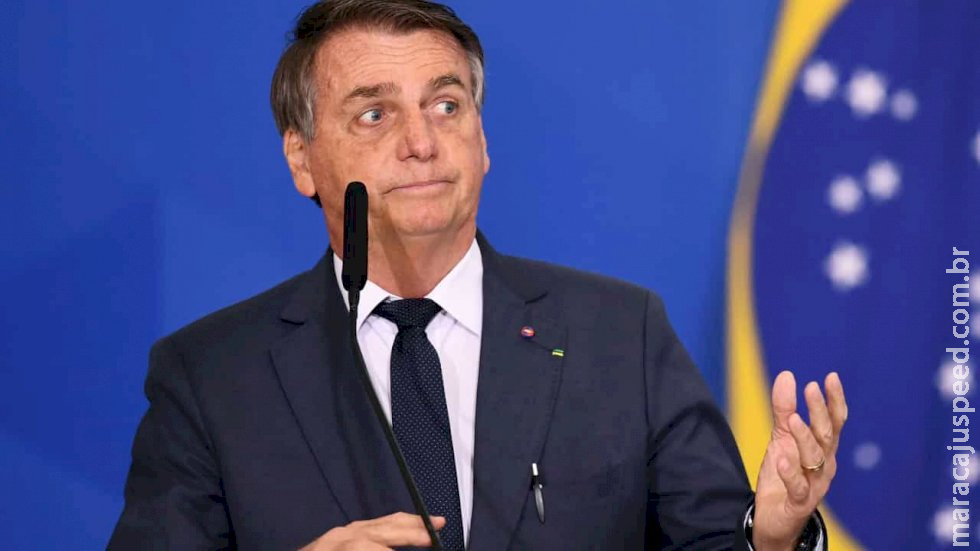 Bolsonaro deixa hospital após ser internado devido a Bolsonaro deixa hospital após ser internado devido a
