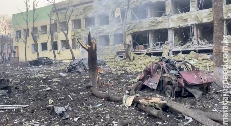 Bombardeios atingem mesquita que abrigava civis e centro de tratamento de câncer na Ucrânia Bombardeios atingem mesquita que abrigava civis e centro de tratamento de câncer na Ucrânia