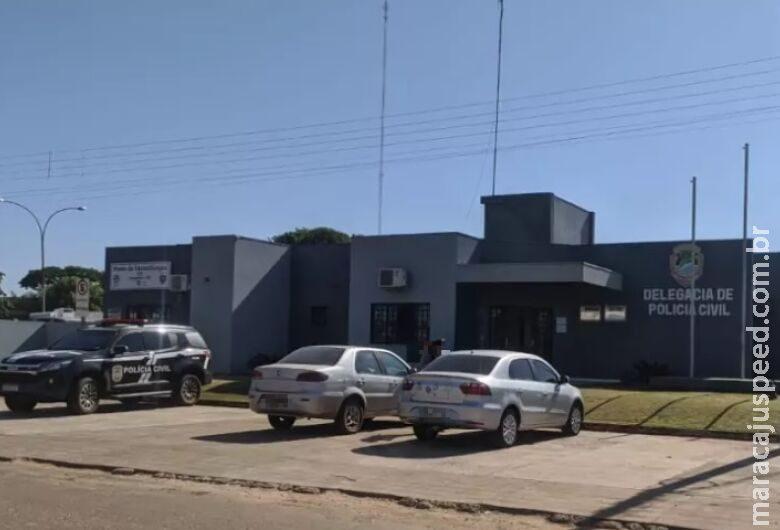Casal é preso com mais de 30 tabletes de maconha na MS-289 Casal é preso com mais de 30 tabletes de maconha na MS-289