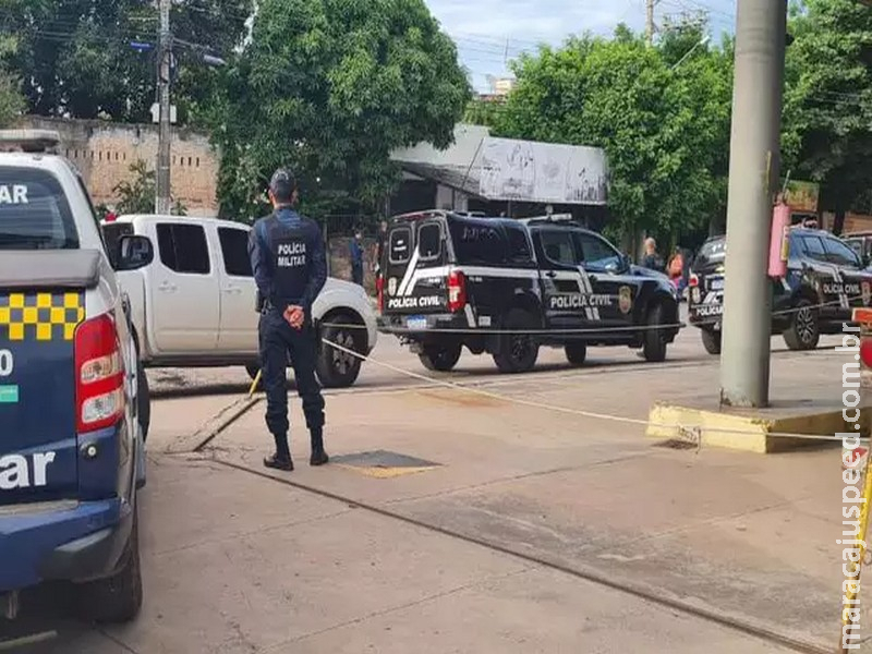 Casal roubava carros de locadoras e depois fingia recuperar veículos Casal roubava carros de locadoras e depois fingia recuperar veículos