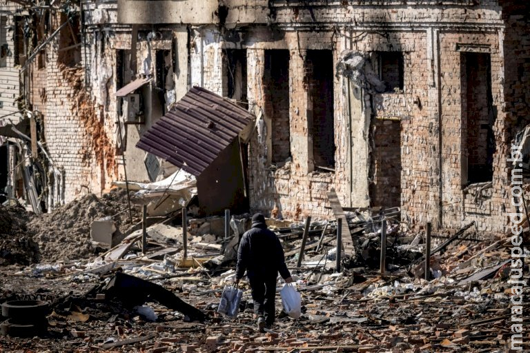 Cidade ucraniana de Chernihiv é bombardeada toda a noite apesar das promessas russas Cidade ucraniana de Chernihiv é bombardeada toda a noite apesar das promessas russas