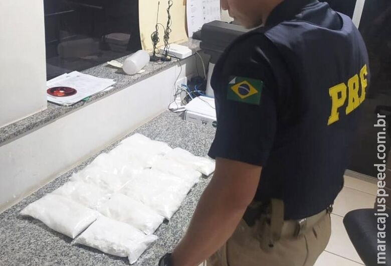 Cocaína avaliada em R$ 1 milhão é apreendida com mulheres em ônibus Cocaína avaliada em R$ 1 milhão é apreendida com mulheres em ônibus