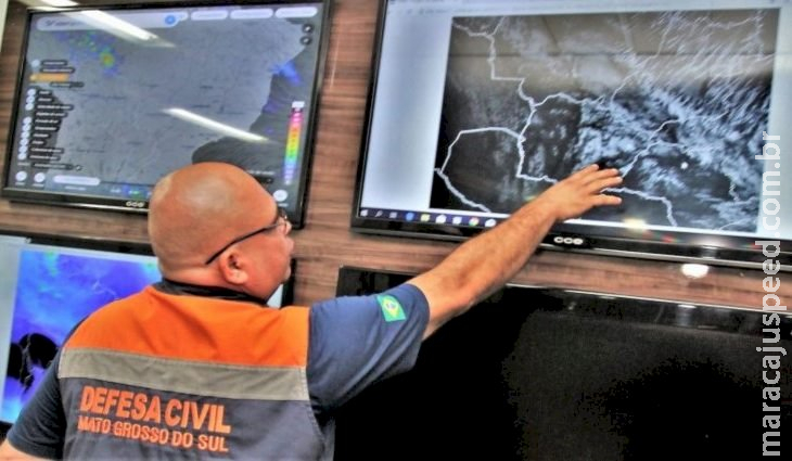 Defesa Civil emite alerta de temporal e queda maior que 5°C nas temperaturas em municípios da região sudoeste Defesa Civil emite alerta de temporal e queda maior que 5°C nas temperaturas em municípios da região sudoeste