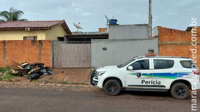 Donos viajam e cachorro morre queimado após incêndio atingir casa em Nova Andradina Donos viajam e cachorro morre queimado após incêndio atingir casa em Nova Andradina