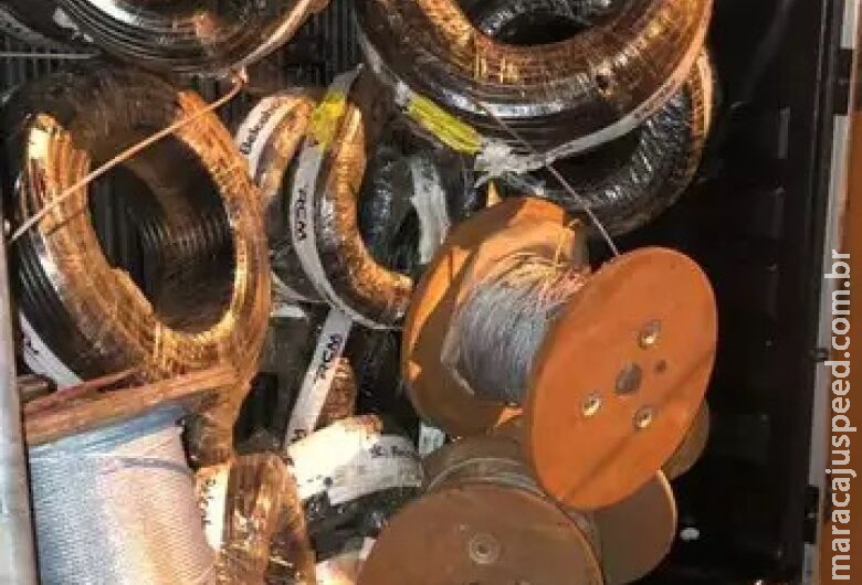 Dupla é presa após furtar R$ 150 mil em cabos e fios elétricos Dupla é presa após furtar R$ 150 mil em cabos e fios elétricos