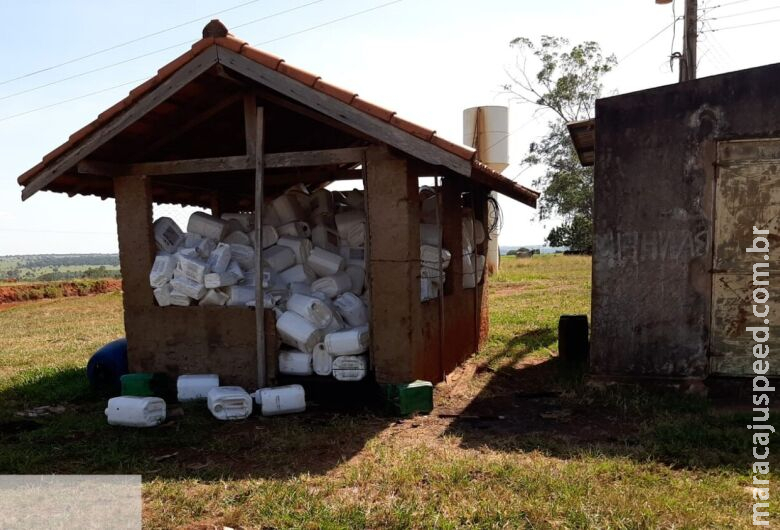 Empresa é multada em R$ 5 mil por armazenamento ilegal de agrotóxicos Empresa é multada em R$ 5 mil por armazenamento ilegal de agrotóxicos