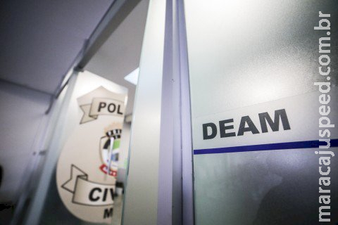 Ex-marido faz emboscada e mulher implora para não ser morta Ex-marido faz emboscada e mulher implora para não ser morta
