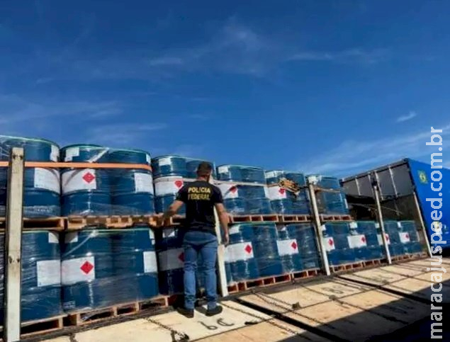 Federal intercepta 231 toneladas de produto usado para refinar cocaína