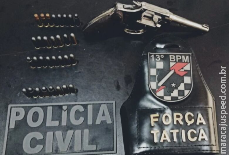 Foragido é preso com arma de fogo enquanto planejava matar desafeto Foragido é preso com arma de fogo enquanto planejava matar desafeto
