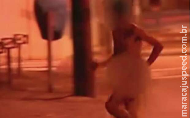Homem corre pelado em pátio de universidade e acaba preso em MS Homem corre pelado em pátio de universidade e acaba preso em MS