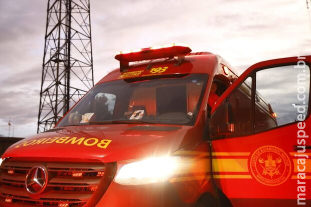 Homem é linchado a pauladas por andar de short curto na sacada Homem é linchado a pauladas por andar de short curto na sacada