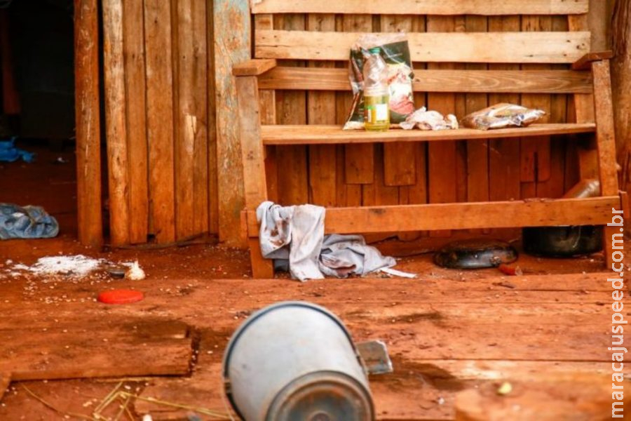 Homem é morto e tem rosto desfigurado a marteladas Homem é morto e tem rosto desfigurado a marteladas