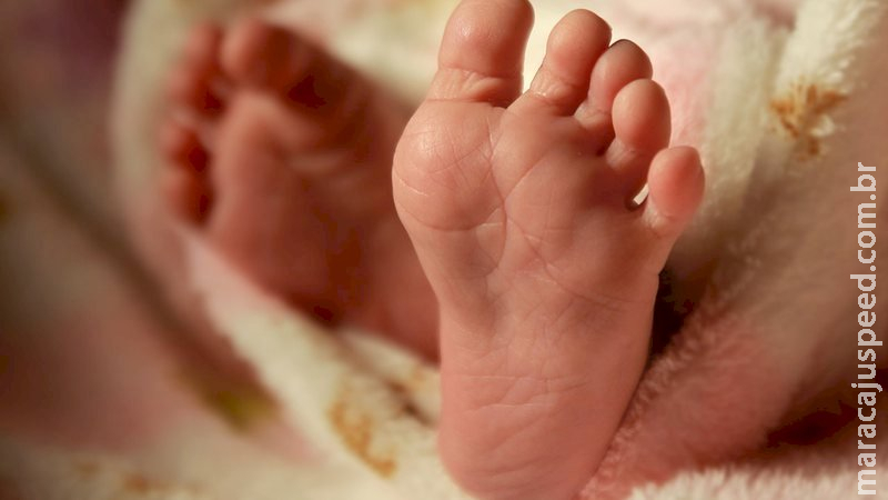 Homem é preso no Paquistão após matar filha recém-nascida porque preferia um menino Homem é preso no Paquistão após matar filha recém-nascida porque preferia um menino