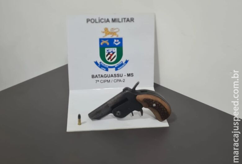 Homem é preso por porte ilegal de arma de fogo Homem é preso por porte ilegal de arma de fogo