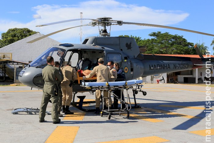 Homem é resgatado de helicóptero após cair do cavalo e perder movimento das pernas 