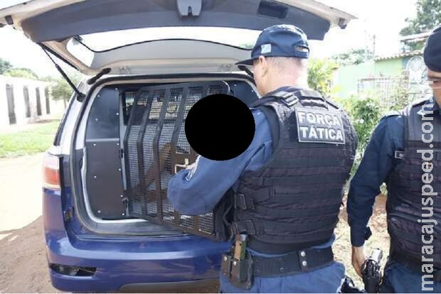 Homem procura ajuda na delegacia após roubar celular e ser perseguido por moradores no Monte Castelo Homem procura ajuda na delegacia após roubar celular e ser perseguido por moradores no Monte Castelo