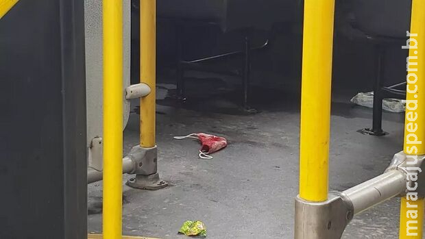 Homem toca parte íntima de passageira e é linchado em ônibus de MG Homem toca parte íntima de passageira e é linchado em ônibus de MG