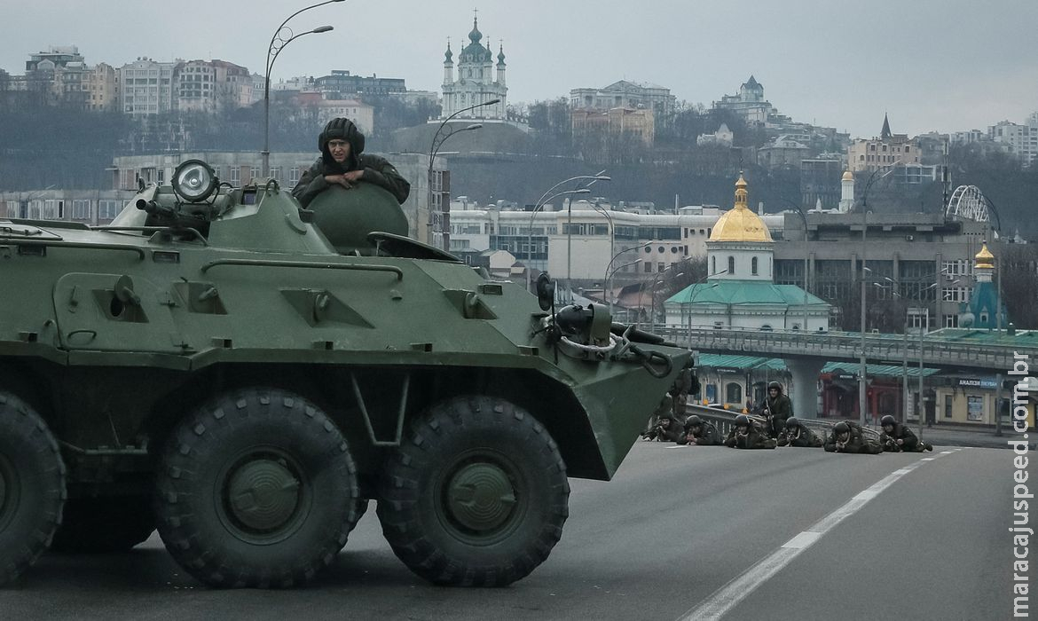 Invasão russa completa hoje um mês e expõe uma Ucrânia devastada Invasão russa completa hoje um mês e expõe uma Ucrânia devastada