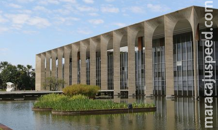 Itamaraty abre postos para ajudar brasileiros a deixar a Ucrânia Itamaraty abre postos para ajudar brasileiros a deixar a Ucrânia