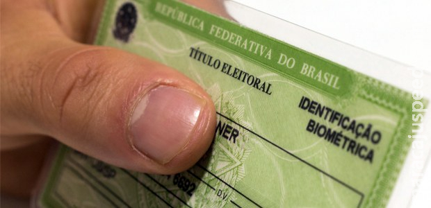 Jovens de 16 anos têm até 4 de maio para tirar o título de eleitor Jovens de 16 anos têm até 4 de maio para tirar o título de eleitor
