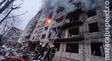 Kiev registra novas explosões, e uma pessoa morre após ataque a prédio residencial Kiev registra novas explosões, e uma pessoa morre após ataque a prédio residencial