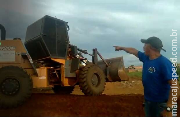 Líder do Caiobá acusa engenheiro de tentar matá-lo com pá-carregadeira Líder do Caiobá acusa engenheiro de tentar matá-lo com pá-carregadeira
