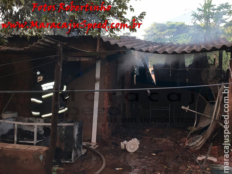 Maracaju: Incêndio criminoso destrói casa na Vila Margarida durante madrugada de domingo Maracaju: Incêndio criminoso destrói casa na Vila Margarida durante madrugada de domingo