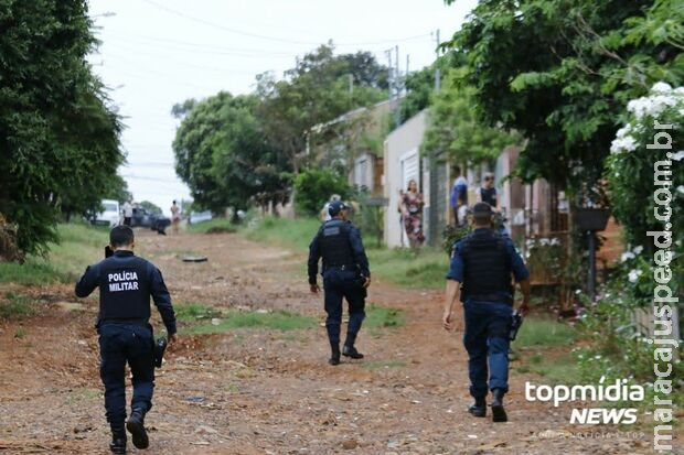 Marido surta, pega faca e faz esposa implorar pela vida em Dourados Marido surta, pega faca e faz esposa implorar pela vida em Dourados