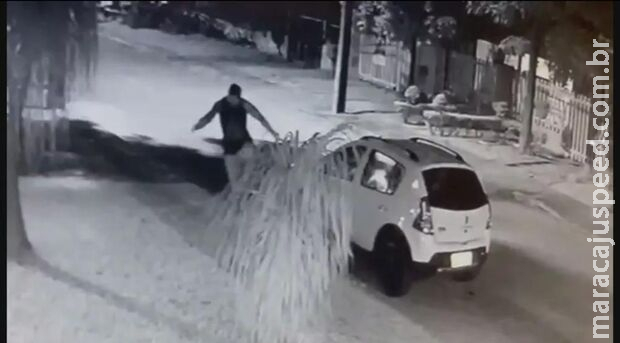 Morador de rua espancado por personal nega estupro e diz que mulher o chamou para "brincar"