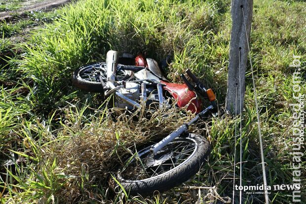 Motociclista bate em carreta estacionada e morre em Ponta Porã Motociclista bate em carreta estacionada e morre em Ponta Porã
