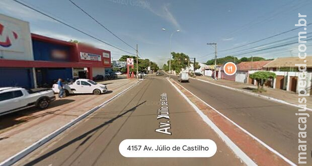 Motociclista morre após bater em guia de calçada e poste de iluminação na Júlio de Castilho Motociclista morre após bater em guia de calçada e poste de iluminação na Júlio de Castilho